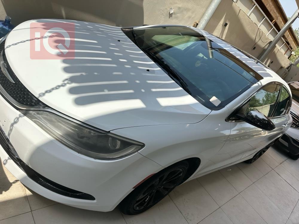 Chrysler 200